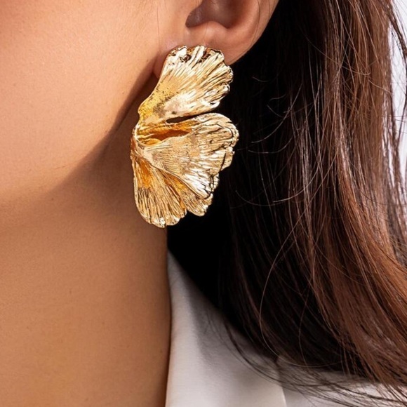 Zara half statement gold statement earrings - Picture 1 of 7